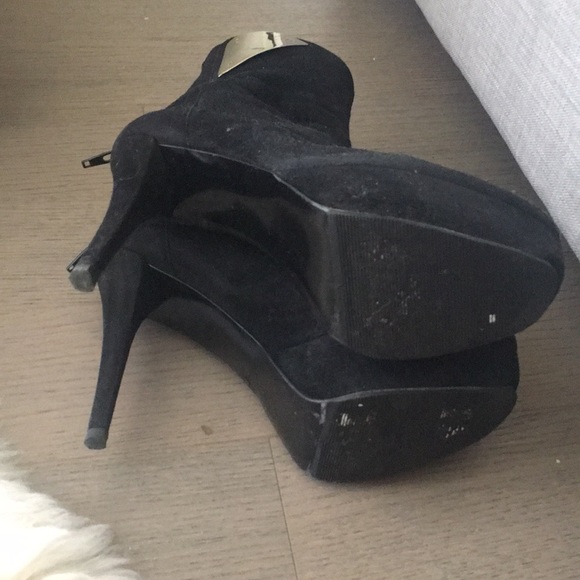 Used Stuart Weitzman Ankle Boots - Picture 4 of 5
